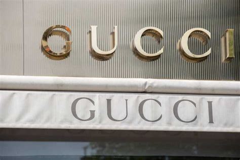 gucci -- wikipédia|who owns gucci now.